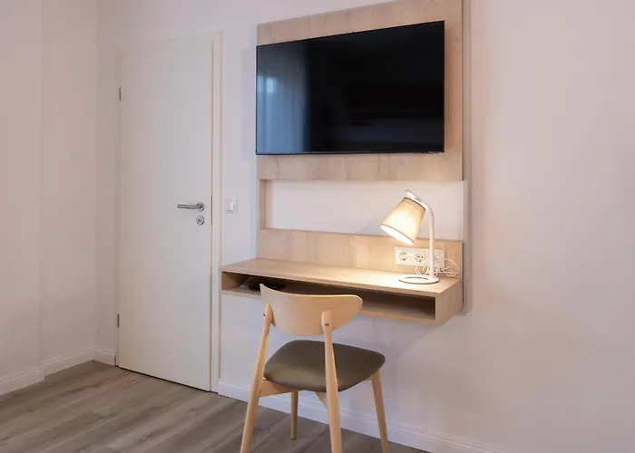Fairschlafen Boutique Hostel Dreibett Kapitänszimmer 1-05, Sauna, Fitness